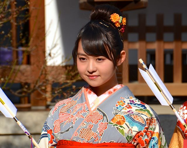 乃木坂46生駒里奈ら新成人メンバーが振袖姿を披露！フォトギャラリー（8枚目）