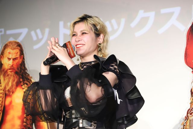 フュリオサ声優・ファイルーズあい、美麗衣装で登場！『マッドマックス：フュリオサ』ジャパンプレミア（3枚目）