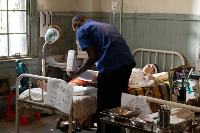 冬月（深澤辰哉）の安否巡り二転三転！「わたしの宝物」2話場面写真：フォトギャラリー