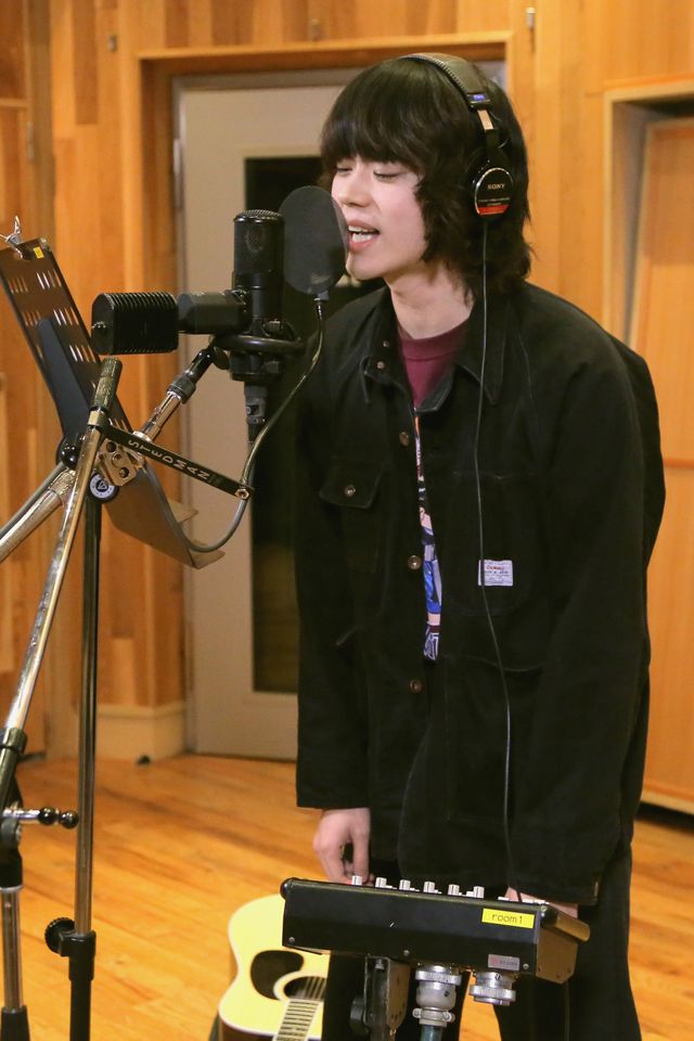 レコーディング中の菅田将暉！ドラマ「トドメの接吻（キス）」の主題歌を担当（3枚目）