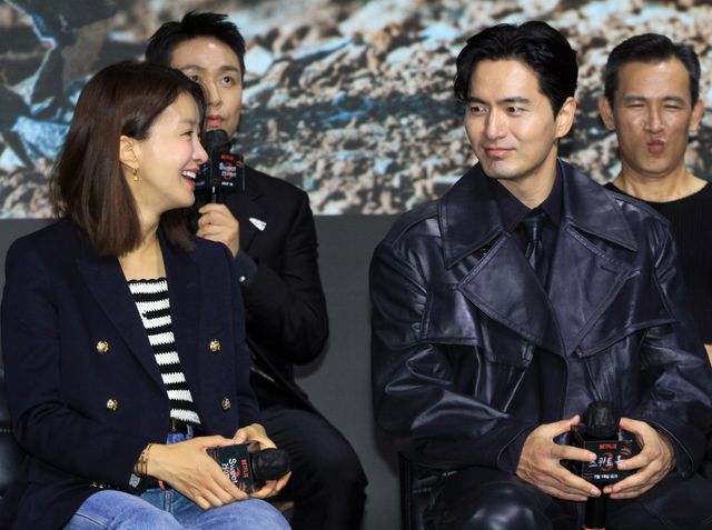 ジニョンも登壇！「Sweet Home －俺と世界の絶望－」シーズン3制作報告会の様子（9枚目）