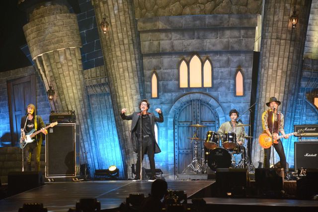 石田ニコル、筧美和子、新川優愛ら人気モデルがコスプレでパレード！　横浜で大規模ハロウィンイベント初開催　画像ギャラリー（12枚目）