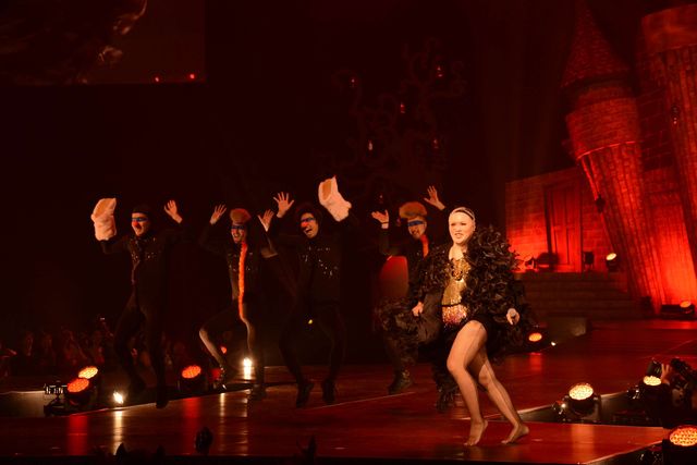 石田ニコル、筧美和子、新川優愛ら人気モデルがコスプレでパレード！　横浜で大規模ハロウィンイベント初開催　画像ギャラリー（13枚目）