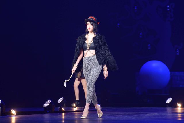 石田ニコル、筧美和子、新川優愛ら人気モデルがコスプレでパレード！　横浜で大規模ハロウィンイベント初開催　画像ギャラリー（30枚目）