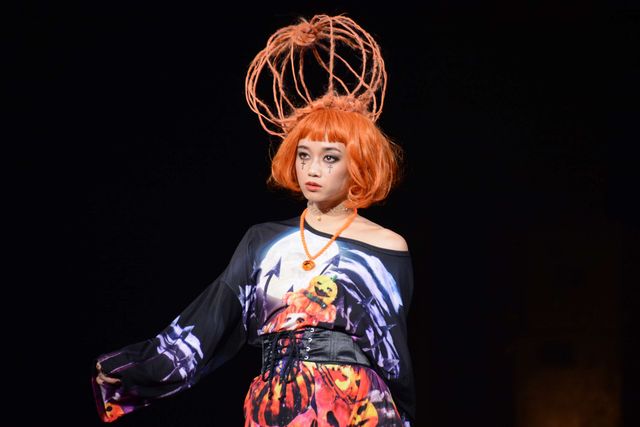 石田ニコル、筧美和子、新川優愛ら人気モデルがコスプレでパレード！　横浜で大規模ハロウィンイベント初開催　画像ギャラリー（35枚目）