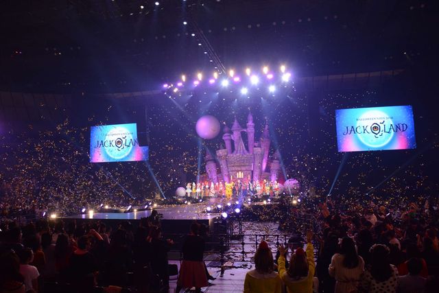 石田ニコル、筧美和子、新川優愛ら人気モデルがコスプレでパレード！　横浜で大規模ハロウィンイベント初開催　画像ギャラリー（42枚目）