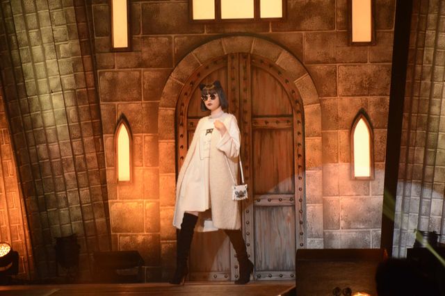 石田ニコル、筧美和子、新川優愛ら人気モデルがコスプレでパレード！　横浜で大規模ハロウィンイベント初開催　画像ギャラリー（64枚目）