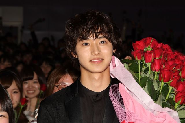 山崎賢人に女性ファン熱狂！フォトギャラリー（6枚目）