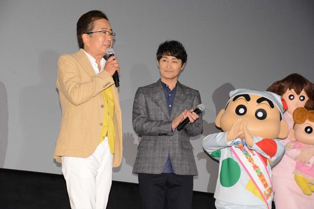 安田顕、しんちゃんと仲良く手をつないで登場！『映画クレヨンしんちゃん　爆睡！　ユメミーワールド大突撃』ギャラリー（12枚目）