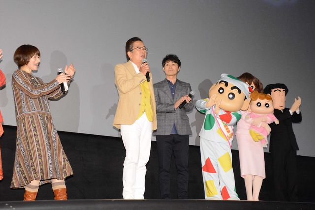 安田顕、しんちゃんと仲良く手をつないで登場！『映画クレヨンしんちゃん　爆睡！　ユメミーワールド大突撃』ギャラリー（13枚目）