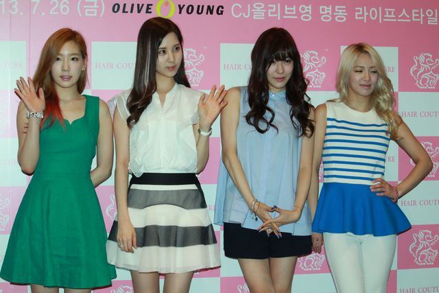 少女時代、ファンサイン会が開催！ツートンのウイッグ姿を披露＜韓国JPICTURES＞：フォトギャラリー