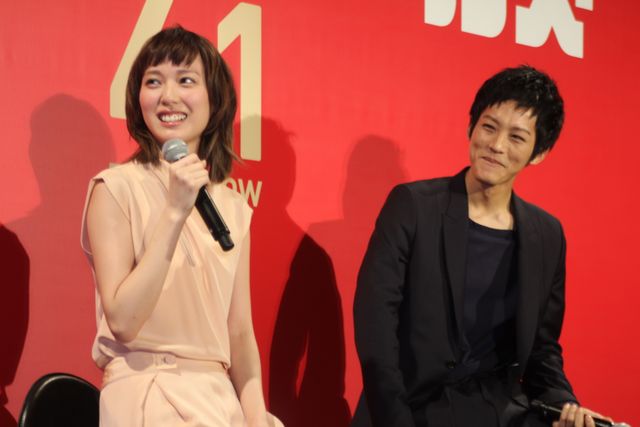 戸田恵梨香のペースに押され気味な松坂桃李『エイプリルフールズ』試写会イベントフォトギャラリー：フォトギャラリー