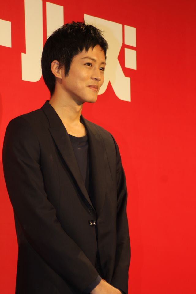 戸田恵梨香のペースに押され気味な松坂桃李『エイプリルフールズ』試写会イベントフォトギャラリー（3枚目）