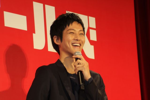 戸田恵梨香のペースに押され気味な松坂桃李『エイプリルフールズ』試写会イベントフォトギャラリー（7枚目）
