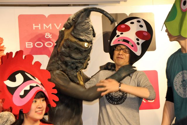 カネゴン大暴れ！ウルトラ怪獣ロックバンド・ガラモーンズデビュー！写真ギャラリー（2枚目）