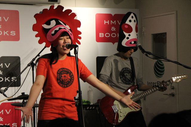 カネゴン大暴れ！ウルトラ怪獣ロックバンド・ガラモーンズデビュー！写真ギャラリー（7枚目）