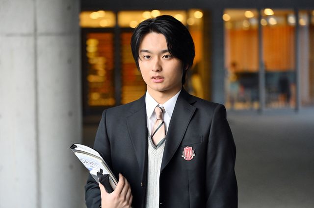 謎の青年（高橋恭平）再び！「御上先生」第5話場面写真（13枚目）