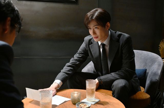 謎の青年（高橋恭平）再び！「御上先生」第5話場面写真（14枚目）