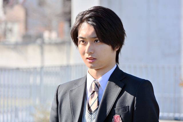 謎の青年（高橋恭平）再び！「御上先生」第5話場面写真（28枚目）