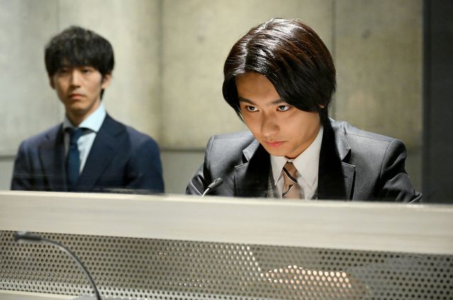 謎の青年（高橋恭平）再び！「御上先生」第5話場面写真（32枚目）