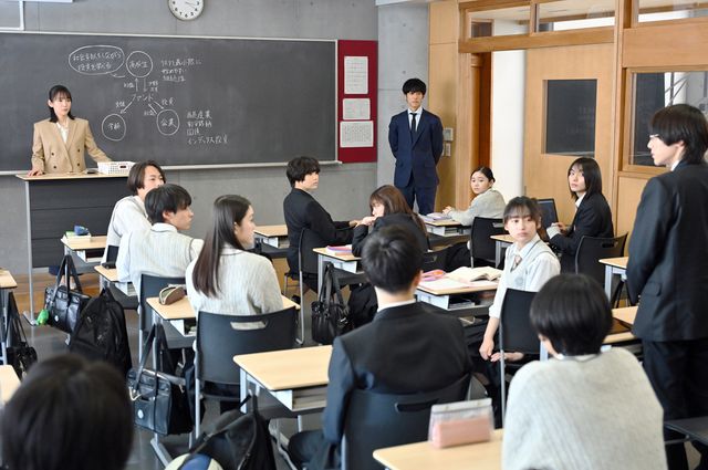 謎の青年（高橋恭平）再び！「御上先生」第5話場面写真（39枚目）