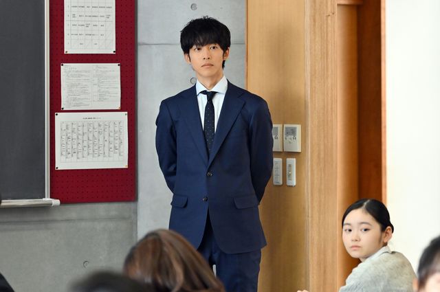 謎の青年（高橋恭平）再び！「御上先生」第5話場面写真（40枚目）