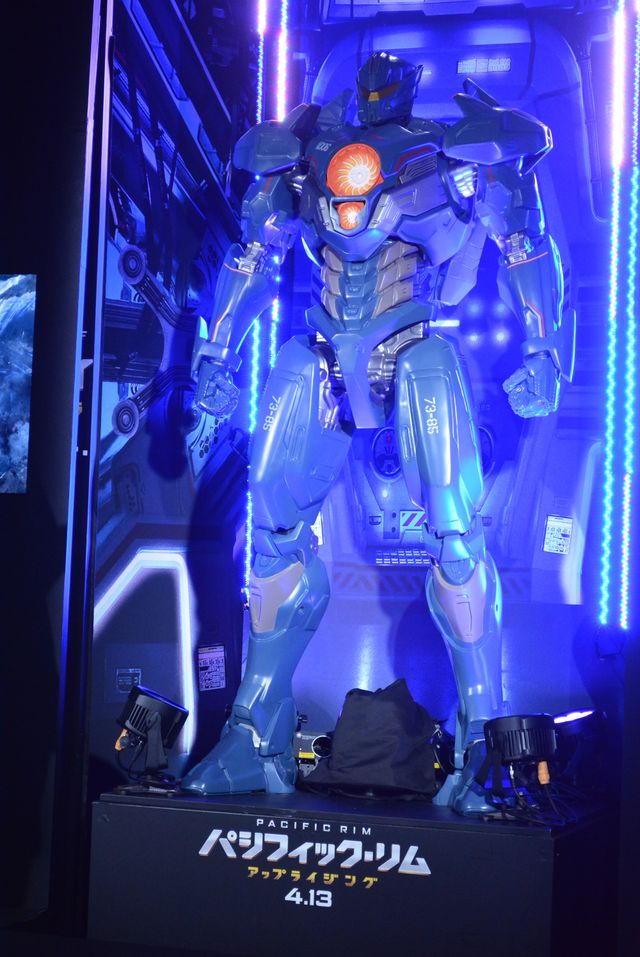 日本だけが制作を許可されたイェーガー！メイプル超合金が声優も！（7枚目）