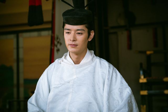 慟哭する一条天皇（塩野瑛久）…「光る君へ」第21回場面写真（6枚目）