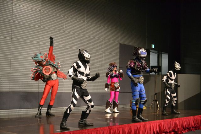 「琉神マブヤーショー＆お子様ハイタッチ会」フォトギャラリー：フォトギャラリー