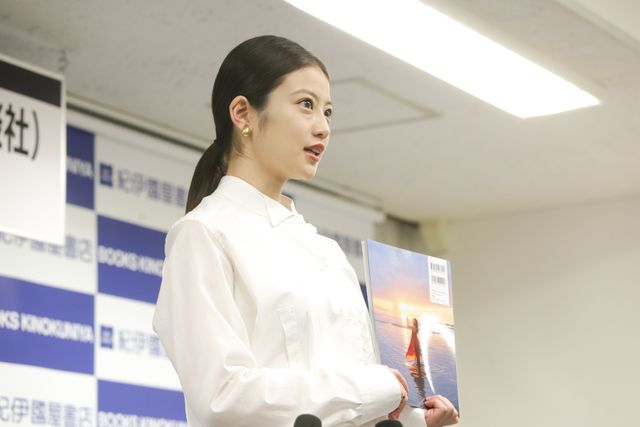 スタイル抜群！今田美桜セカンド写真集「ラストショット」＆刊行記者会見の様子（12枚目）