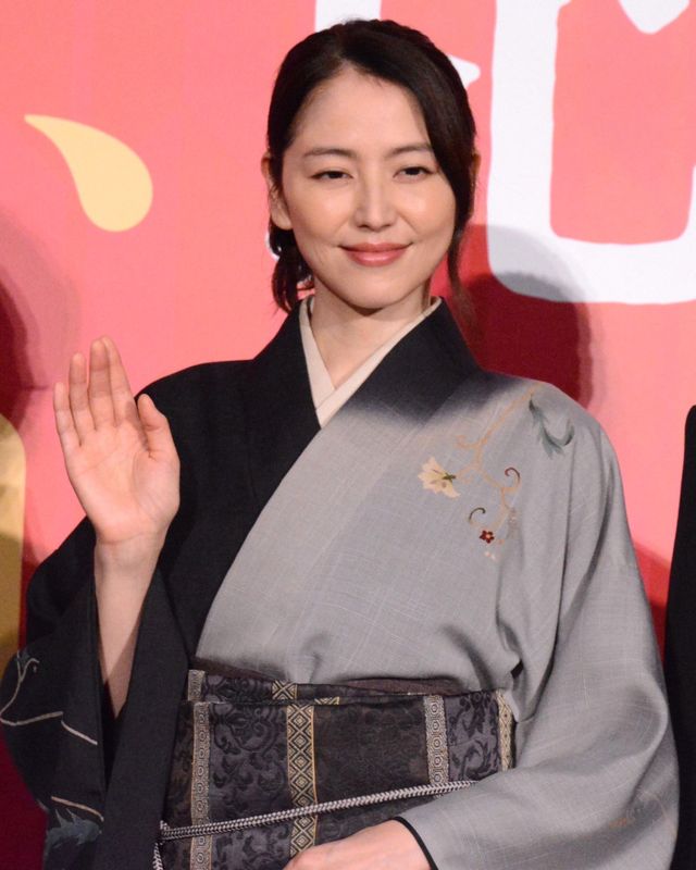 長澤まさみ、カッコ良すぎる和装で永瀬正敏、高橋海人らと『おーい、応為』完成披露上映会舞台挨拶（2枚目）
