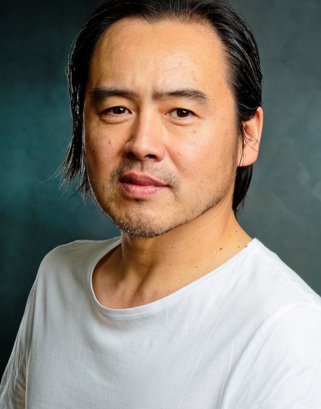 「マーベル　ヒット・モンキー」で日本人俳優として2人のキャラクターの声優を担当した尾崎英二郎