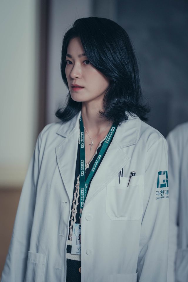 イ・ジョンソク＆少女時代ユナ共演の韓国ドラマ「ビッグマウス」場面カット（9枚目）