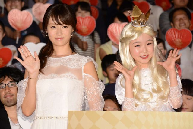 深田恭子、まるでフェアリー！　純白ドレス姿でファンを魅了　画像ギャラリー（4枚目）