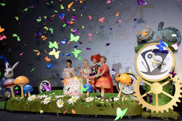 深田恭子、まるでフェアリー！　純白ドレス姿でファンを魅了　画像ギャラリー（12枚目）