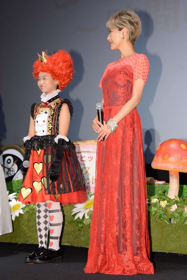 深田恭子、まるでフェアリー！　純白ドレス姿でファンを魅了　画像ギャラリー（19枚目）