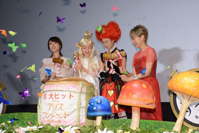 深田恭子、まるでフェアリー！　純白ドレス姿でファンを魅了　画像ギャラリー（23枚目）