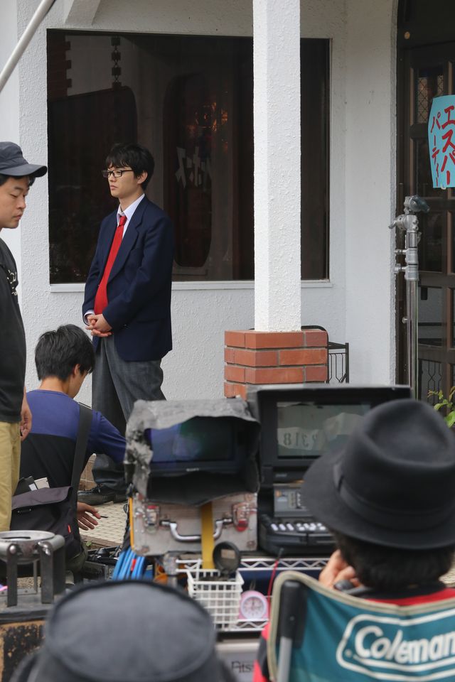 染谷将太、真野恵里菜、マキタスポーツ、安田顕ら豪華キャストがズラリ！『みんな！エスパーだよ！』撮影現場フォトギャラリー（4枚目）