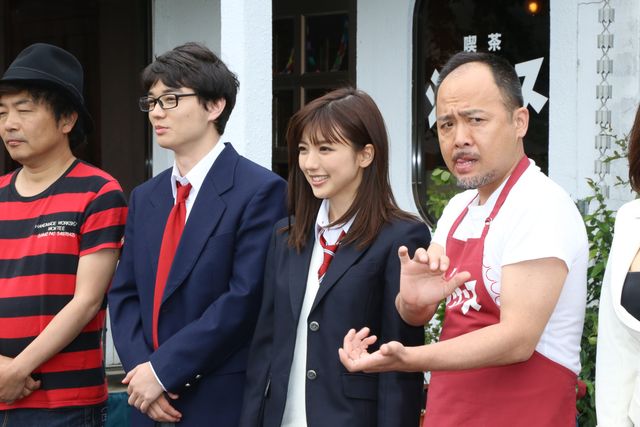 染谷将太、真野恵里菜、マキタスポーツ、安田顕ら豪華キャストがズラリ！『みんな！エスパーだよ！』撮影現場フォトギャラリー（15枚目）