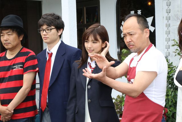 染谷将太、真野恵里菜、マキタスポーツ、安田顕ら豪華キャストがズラリ！『みんな！エスパーだよ！』撮影現場フォトギャラリー（18枚目）