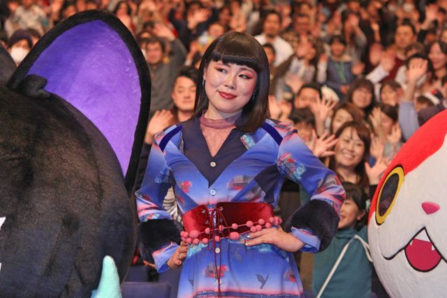 ブルゾンちえみ、ジバニャン＆猫又と”withにゃん”披露！『映画　妖怪ウォッチ FOREVER FRIENDS』完成披露試写会（5枚目）