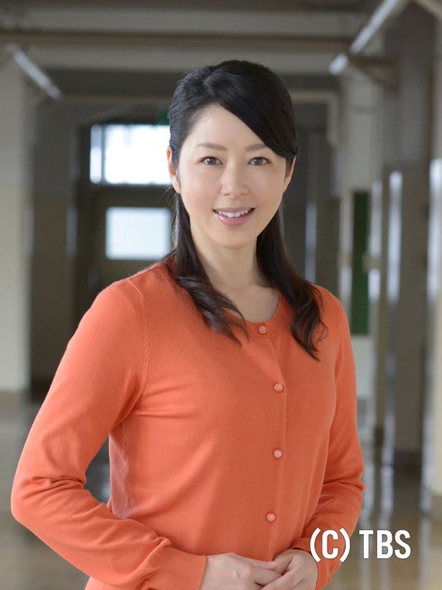 観月ありさ、美脚披露のミニスカート衣装にも挑戦？ドラマ「夜のせんせい」フォトギャラリー（9枚目）