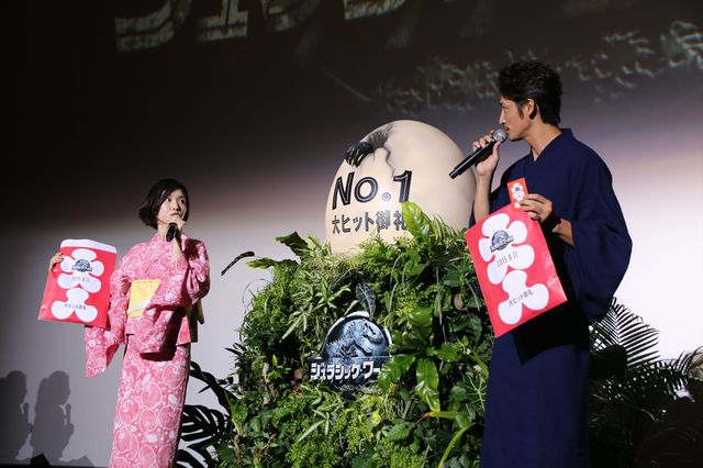 玉木宏＆松岡茉優がハイブリッド恐竜のイラストに挑戦！『ジュラシック・ワールド』超大ヒット公開記念イベントフォトギャラリー（5枚目）