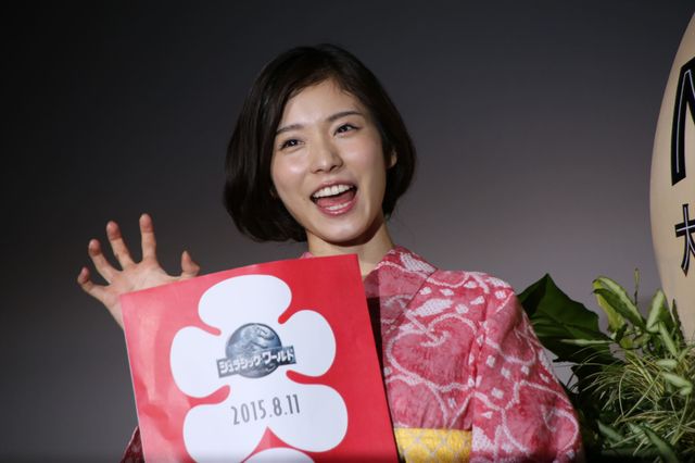 玉木宏＆松岡茉優がハイブリッド恐竜のイラストに挑戦！『ジュラシック・ワールド』超大ヒット公開記念イベントフォトギャラリー（7枚目）