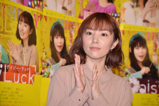 佐々木希、オレンジのワンピース姿で登場！ドラマ「デイジー・ラック」試写会（4枚目）