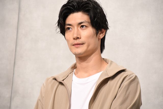 三浦春馬、芳根京子、比嘉愛未ら登壇！ドラマ「TWO WEEKS」制作発表会見：フォトギャラリー