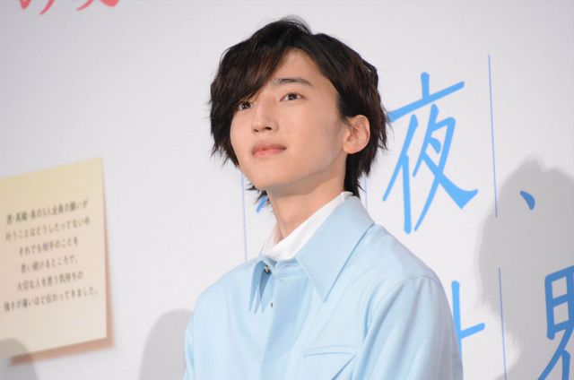 道枝駿佑、共演者も絶賛の透明感！『今夜、世界からこの恋が消えても』初日舞台あいさつ（6枚目）