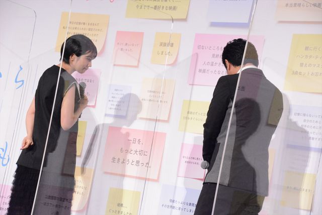 道枝駿佑、共演者も絶賛の透明感！『今夜、世界からこの恋が消えても』初日舞台あいさつ（15枚目）