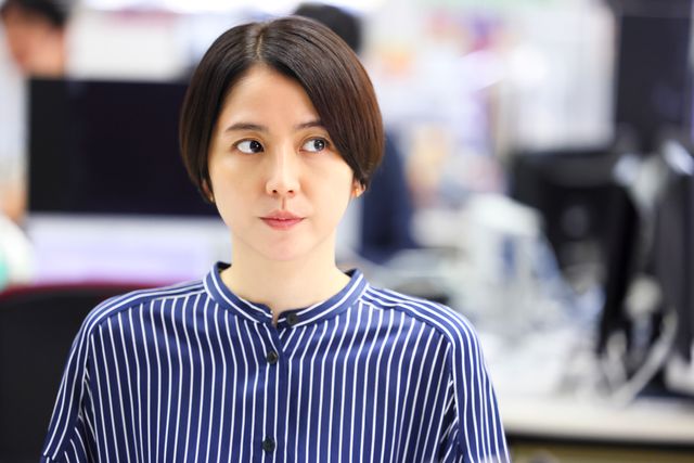 「エルピス」浅川は検察側の主張に違和感…2話場面写真（2枚目）