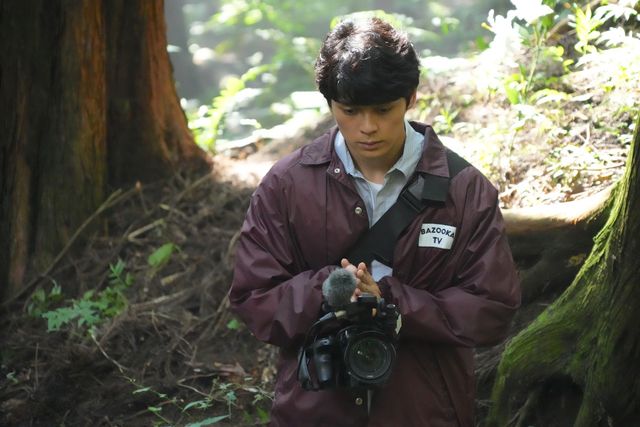 「エルピス」浅川は検察側の主張に違和感…2話場面写真（7枚目）